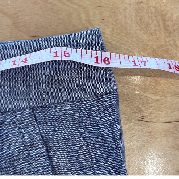 Banana Republic Women Denim Chambray Roll Cuff Shorts Size 4 Blue Cotton - Picture 6 of 7